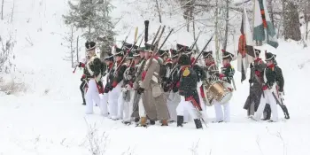 Мини-реконструкцию битвы за "Батареи" войны 1812 года провели под Борисовом.